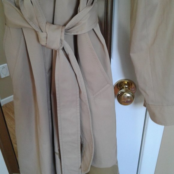 Coach  woman authentic trench  coat  size large  new never worn - Picture 1 of 9